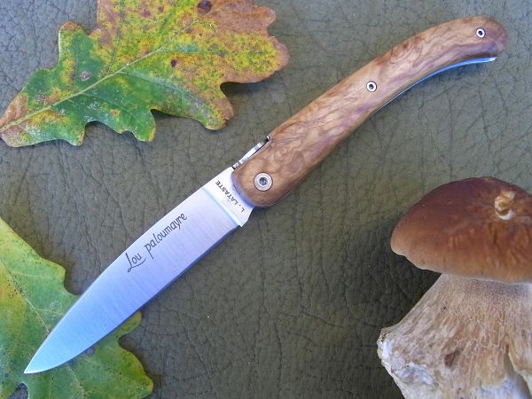 Couteau Lou paloumayre pliant manche en olivier