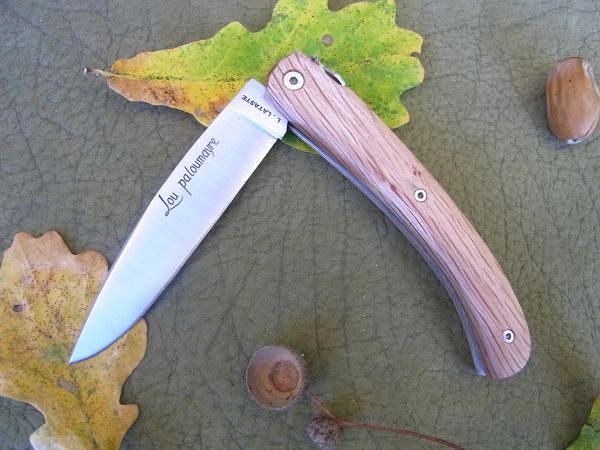 Couteau Lou paloumayre pliant manche en chêne