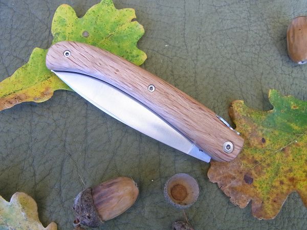 Couteau Lou paloumayre pliant manche en chêne