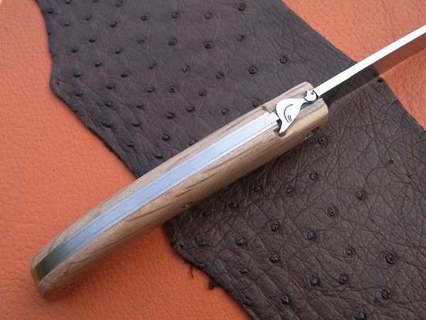 Couteau Lou paloumayre pliant manche en chêne lame acier