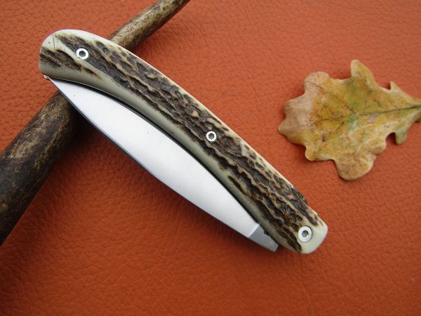 Couteau Lou paloumayre pliant manche en bois de cerf